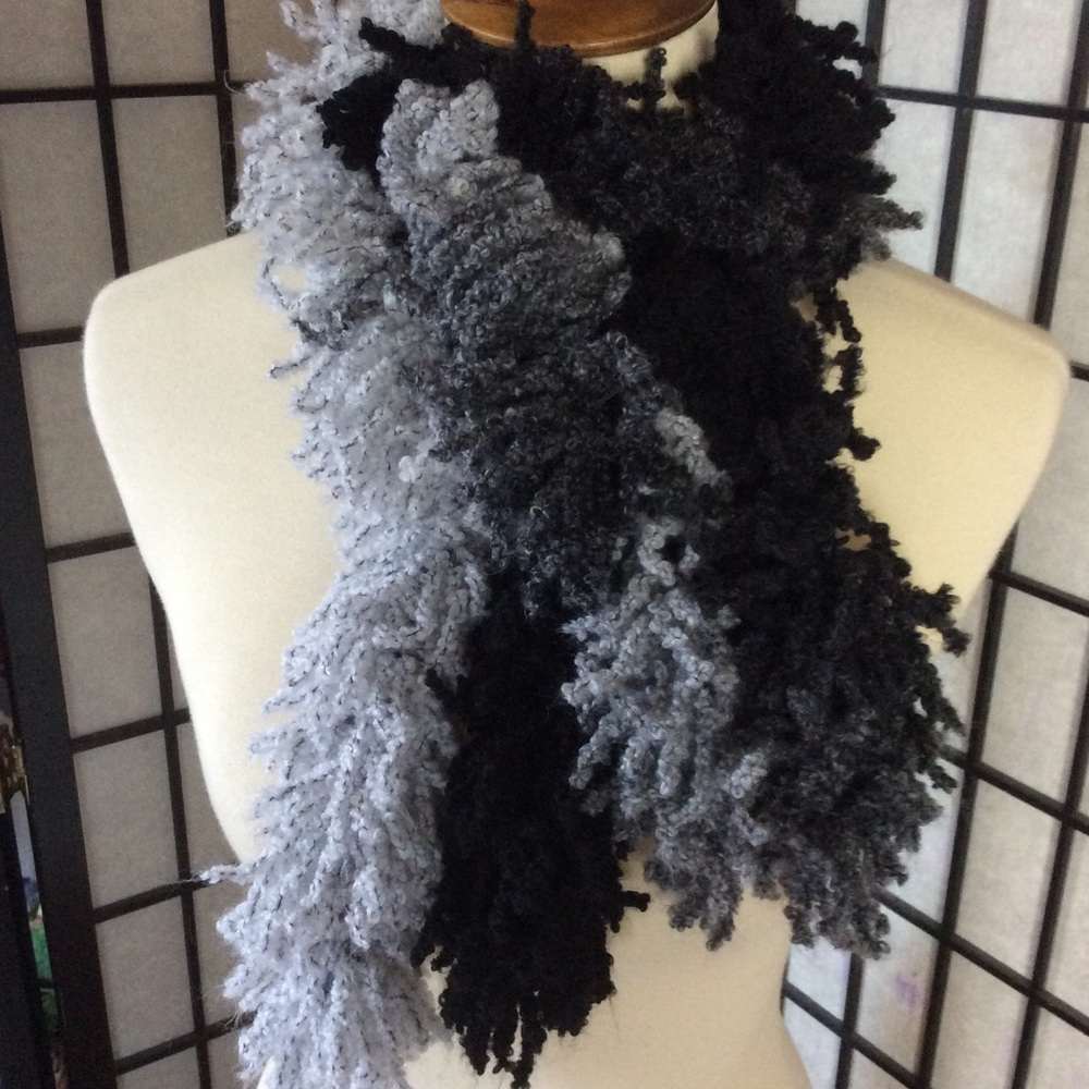 Handmade Black & White Scarf!